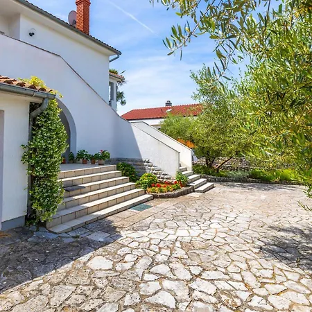 Apartment 1 Bedroom In Malinska