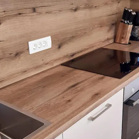 Cozy In With Kitchen Apartment *