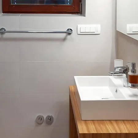 Apartment Cozy In With Kitchen *