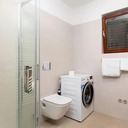 1 Bedroom Amazing In Malinska